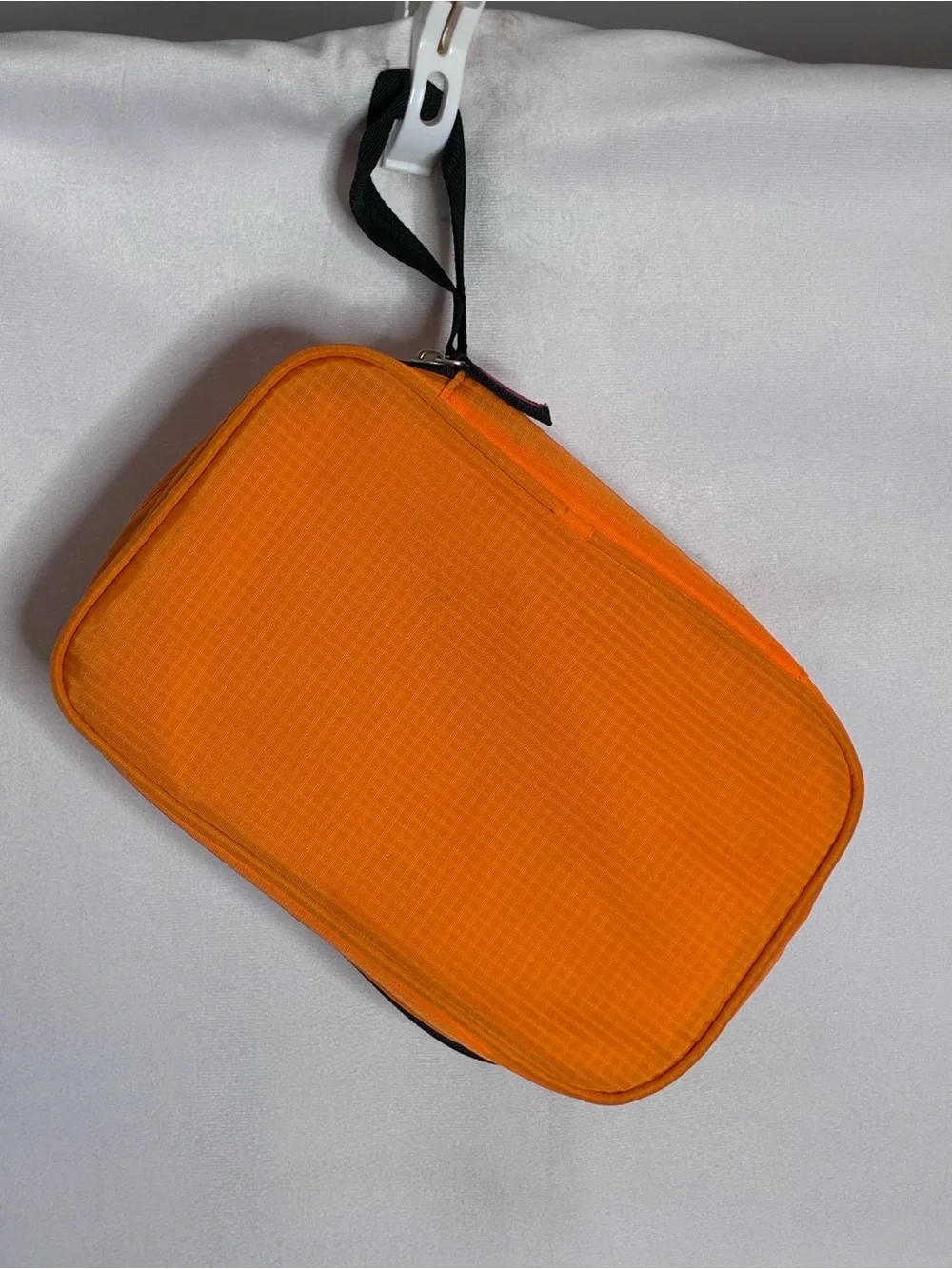 🐼 3/$25 GUC Hanging Travel Toiletry Bag - Orange
